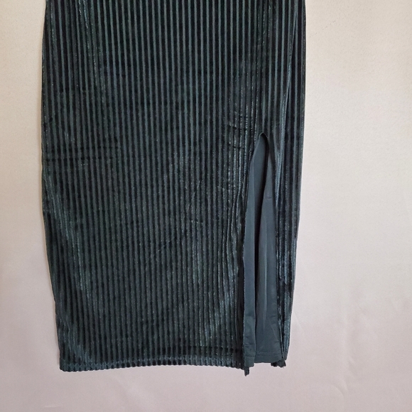 Dress - Picture 4 of 6